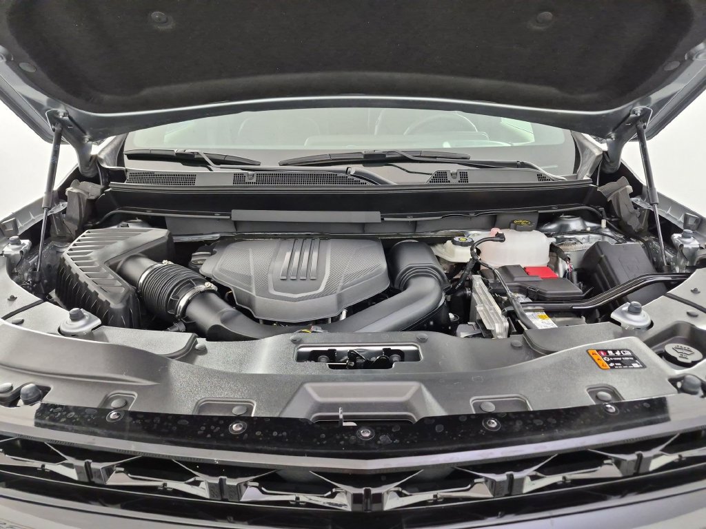 Used 2026 Chevrolet Traverse RS FWD image 39