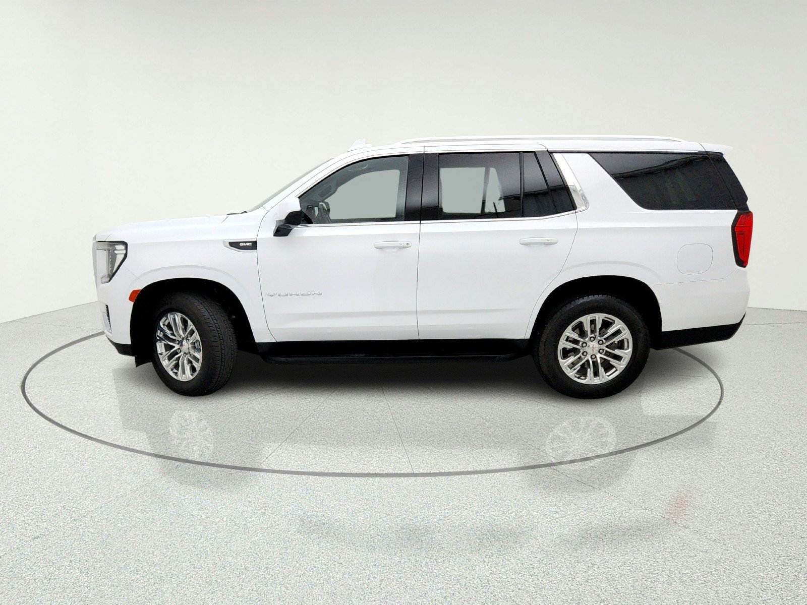 Used 2024 GMC Yukon SLE w/ Max Trailering Package AWD/4WD image 14