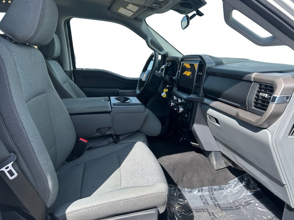Used 2025 Ford F150 XLT w/ Equipment Group 301A Standard image 17