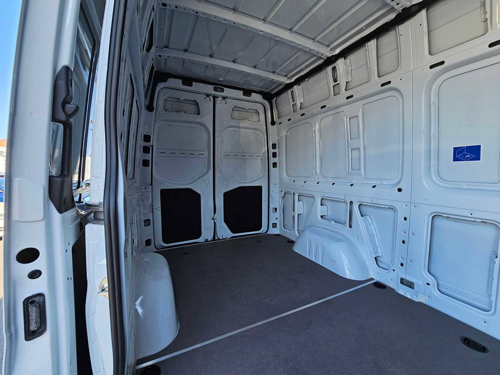 Used 2025 Mercedes-Benz Sprinter 2500 image 14
