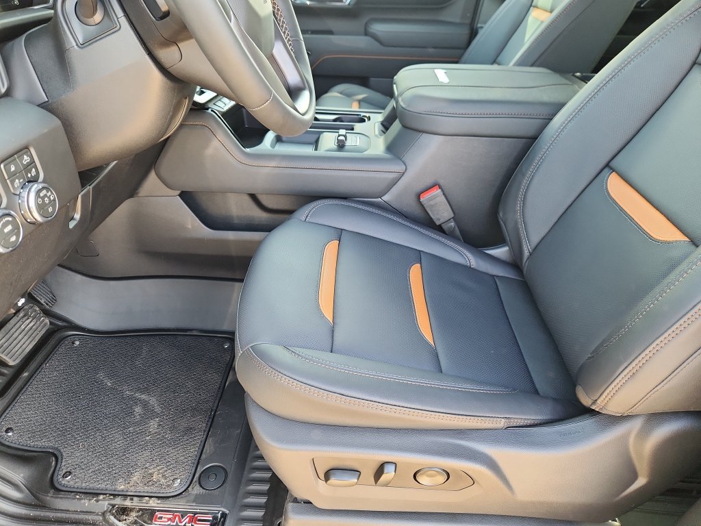 New 2026 GMC Sierra 2500 AT4 w/ AT4 Premium Plus Package AWD/4WD image 8