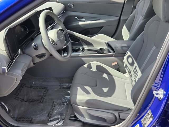 Used 2025 Hyundai Elantra SE w/ Cargo Package FWD image 10
