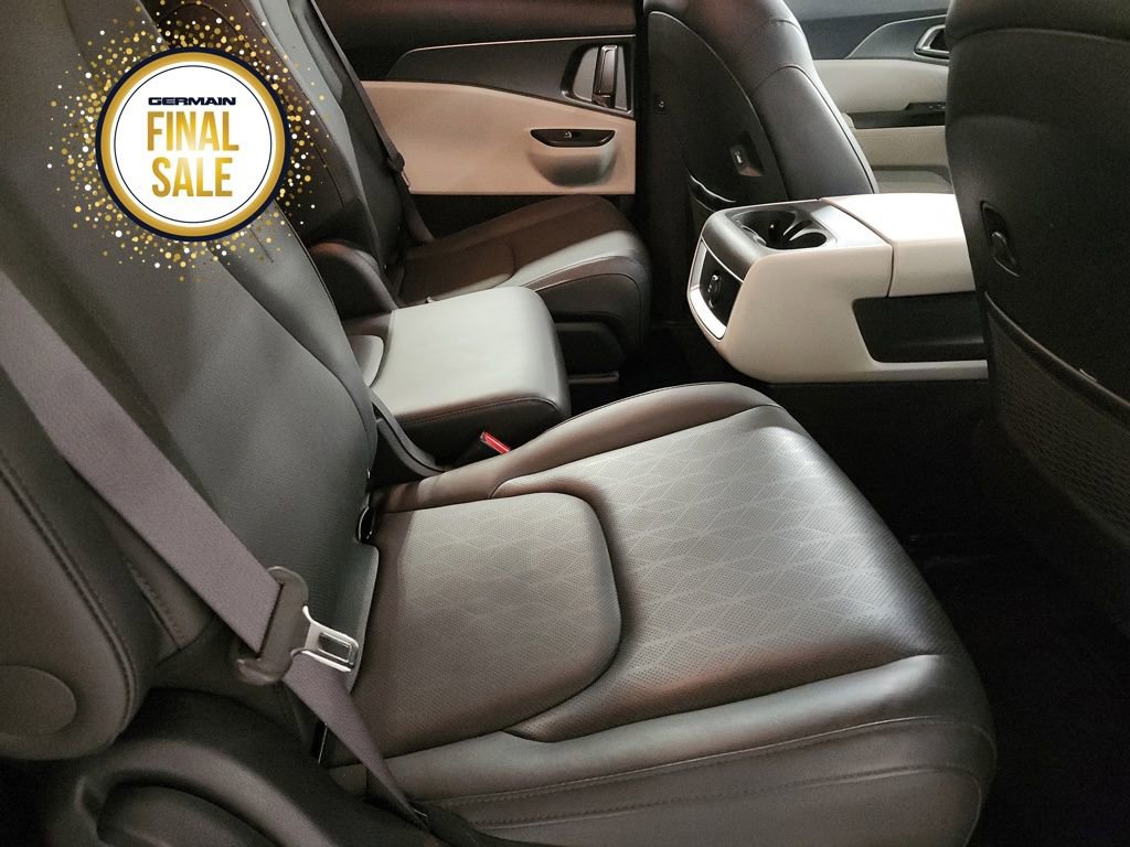 Certified 2024 Kia Carnival LX image 18
