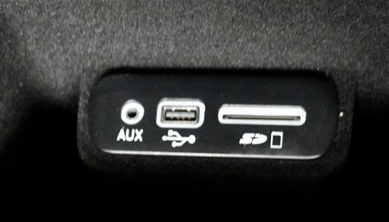 Used 2015 Chrysler 300 Limited image 25