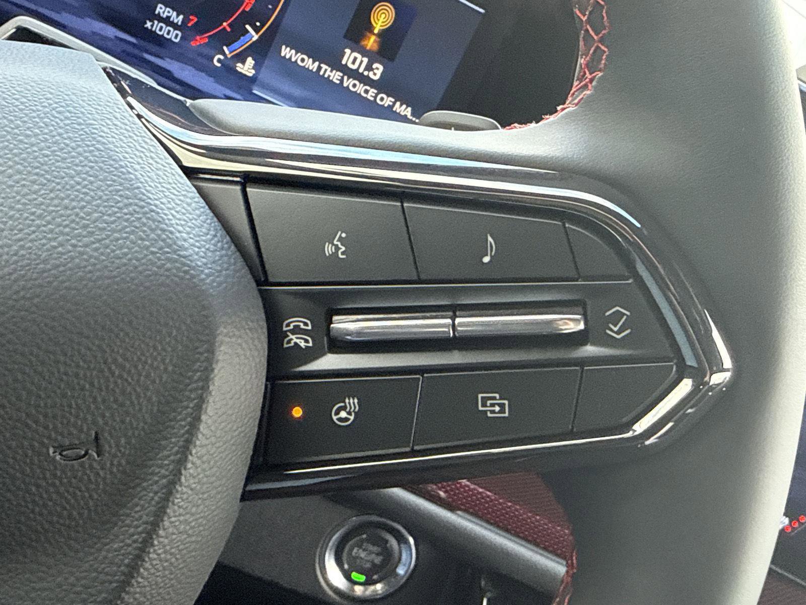 New 2026 Chevrolet Traverse RS w/ LPO, Floor Liner Package image 19