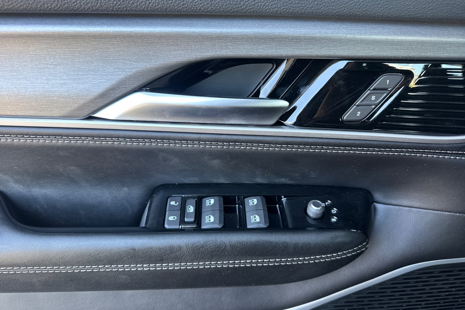 New 2026 Jeep Grand Wagoneer 2WD image 10