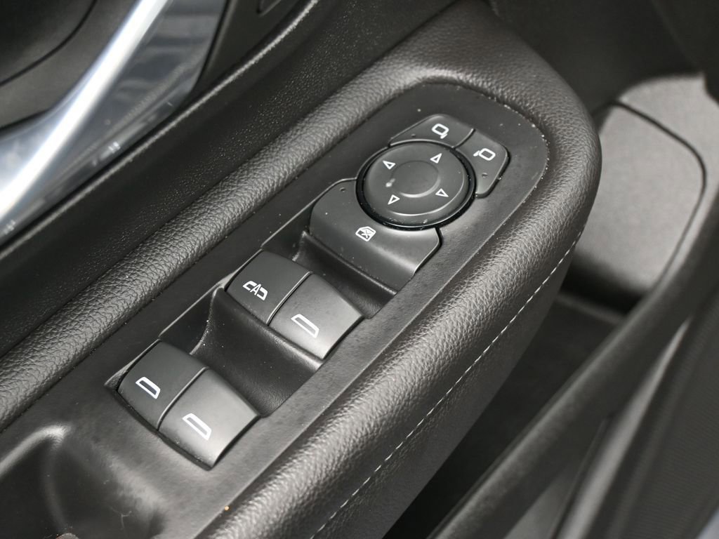 Used 2023 GMC Terrain SLE image 13
