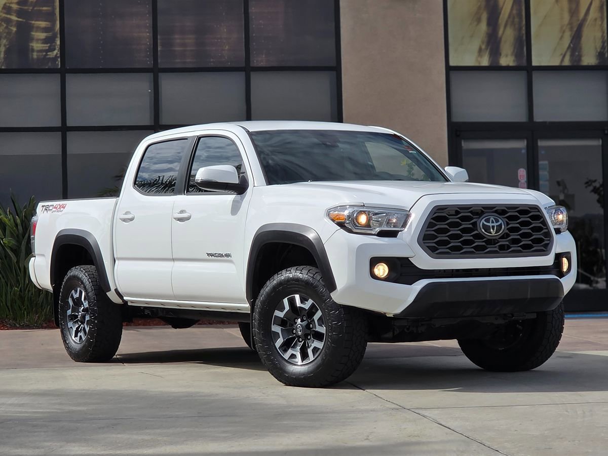 Used 2022 Toyota Tacoma TRD Off-Road w/ Technology Package AWD/4WD image 3