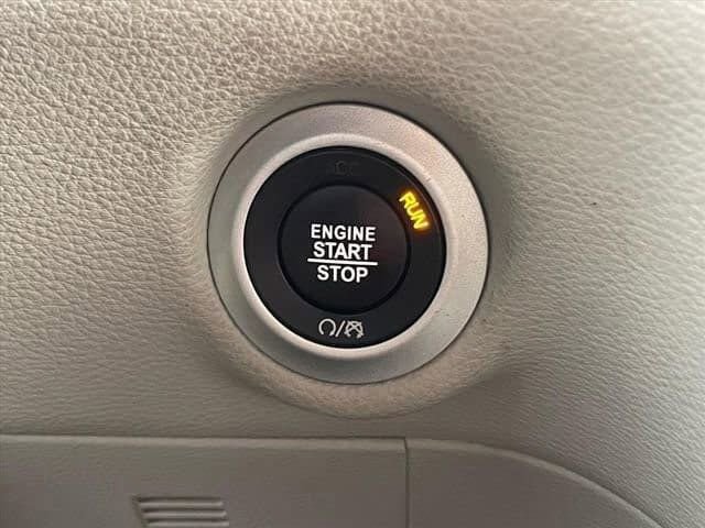 Used 2022 Chrysler Pacifica Touring-L image 30