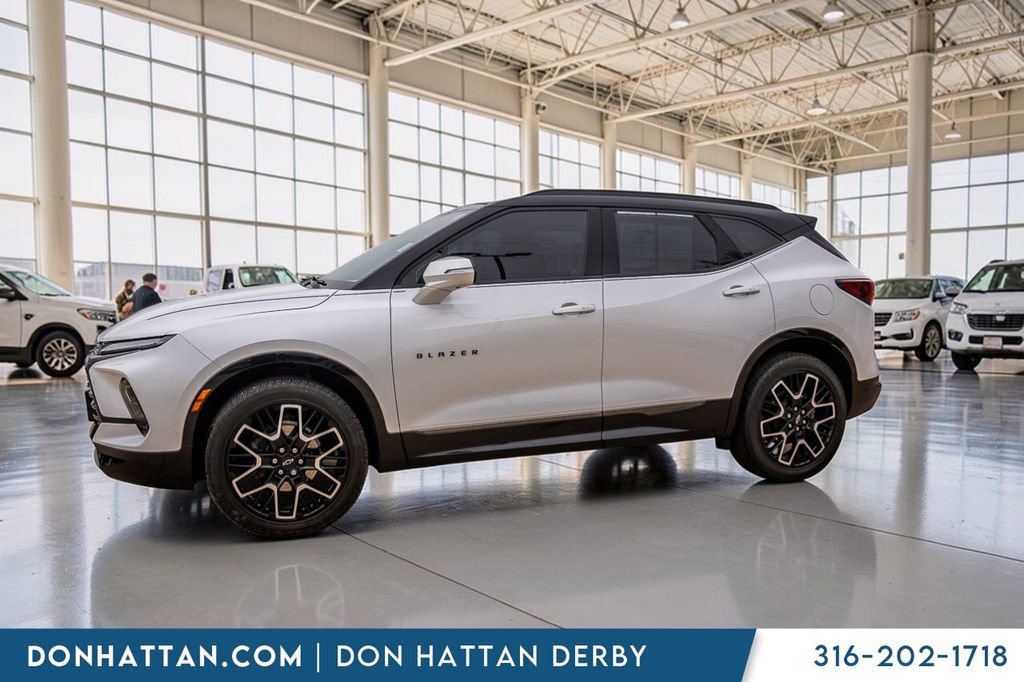 Used 2023 Chevrolet Blazer RS w/ Driver Confidence II Package image 2