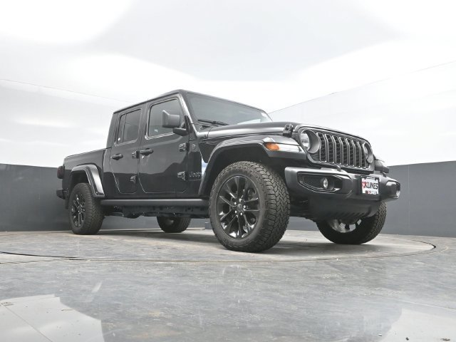 Used 2025 Jeep Gladiator Sport AWD/4WD image 49