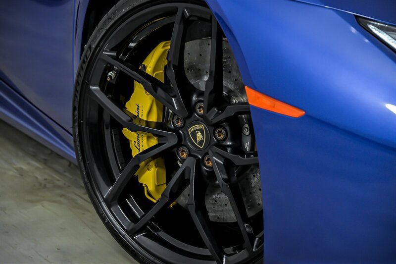 Used 2015 Lamborghini Huracan LP 610-4 AWD/4WD image 4