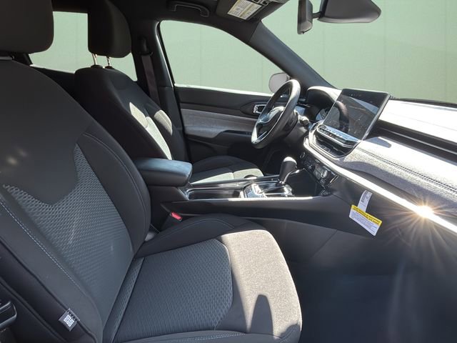 Used 2024 Jeep Compass Sport image 40
