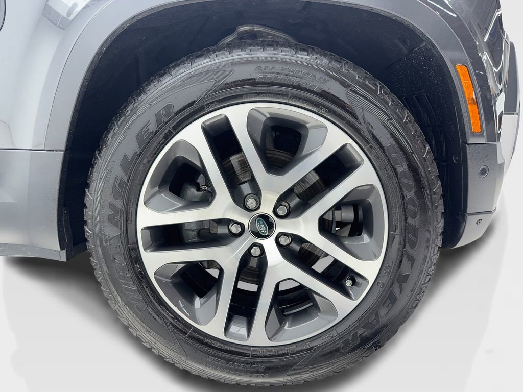 Used 2024 Land Rover Defender 110 S image 44