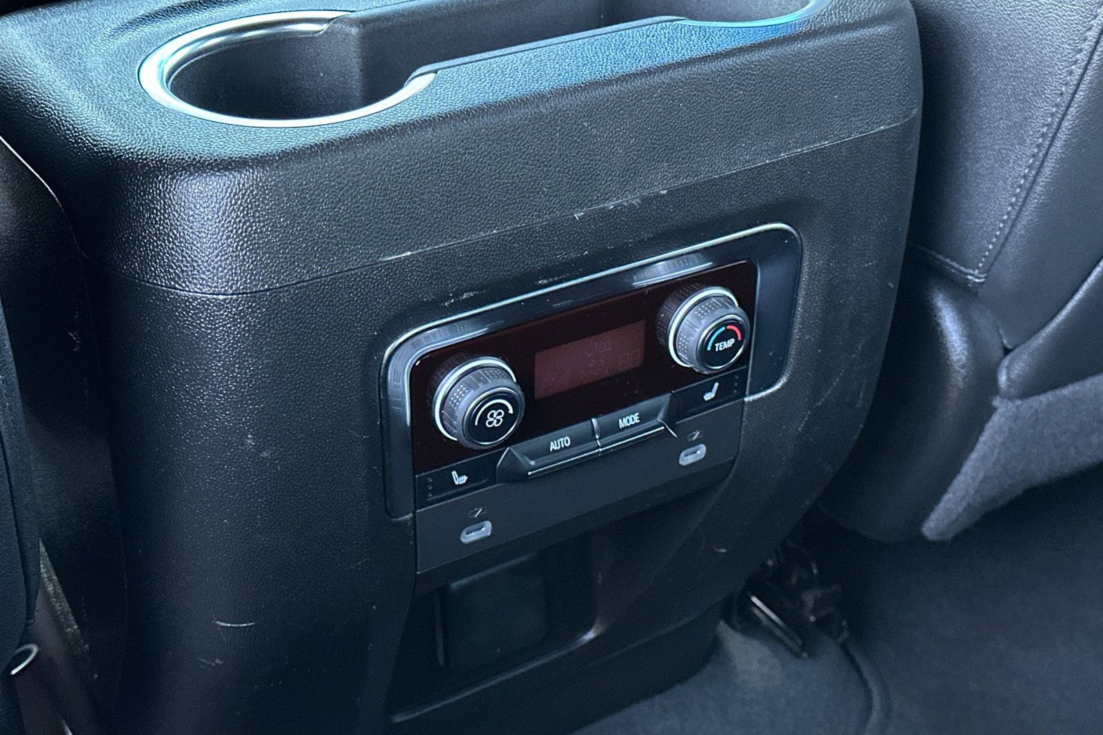 Used 2024 Chevrolet Tahoe Premier image 15