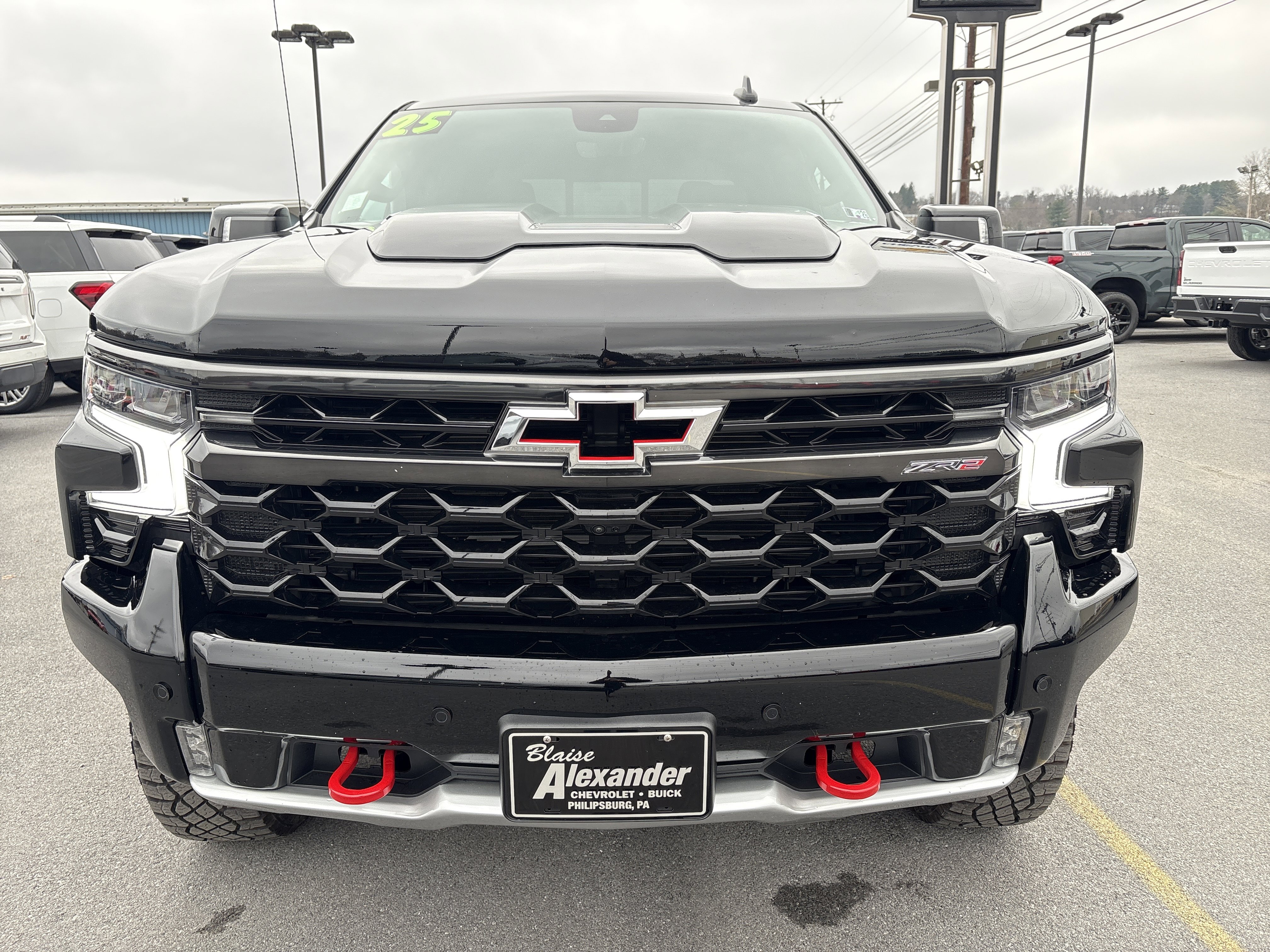 Used 2025 Chevrolet Silverado 1500 ZR2 w/ Technology Package image 9