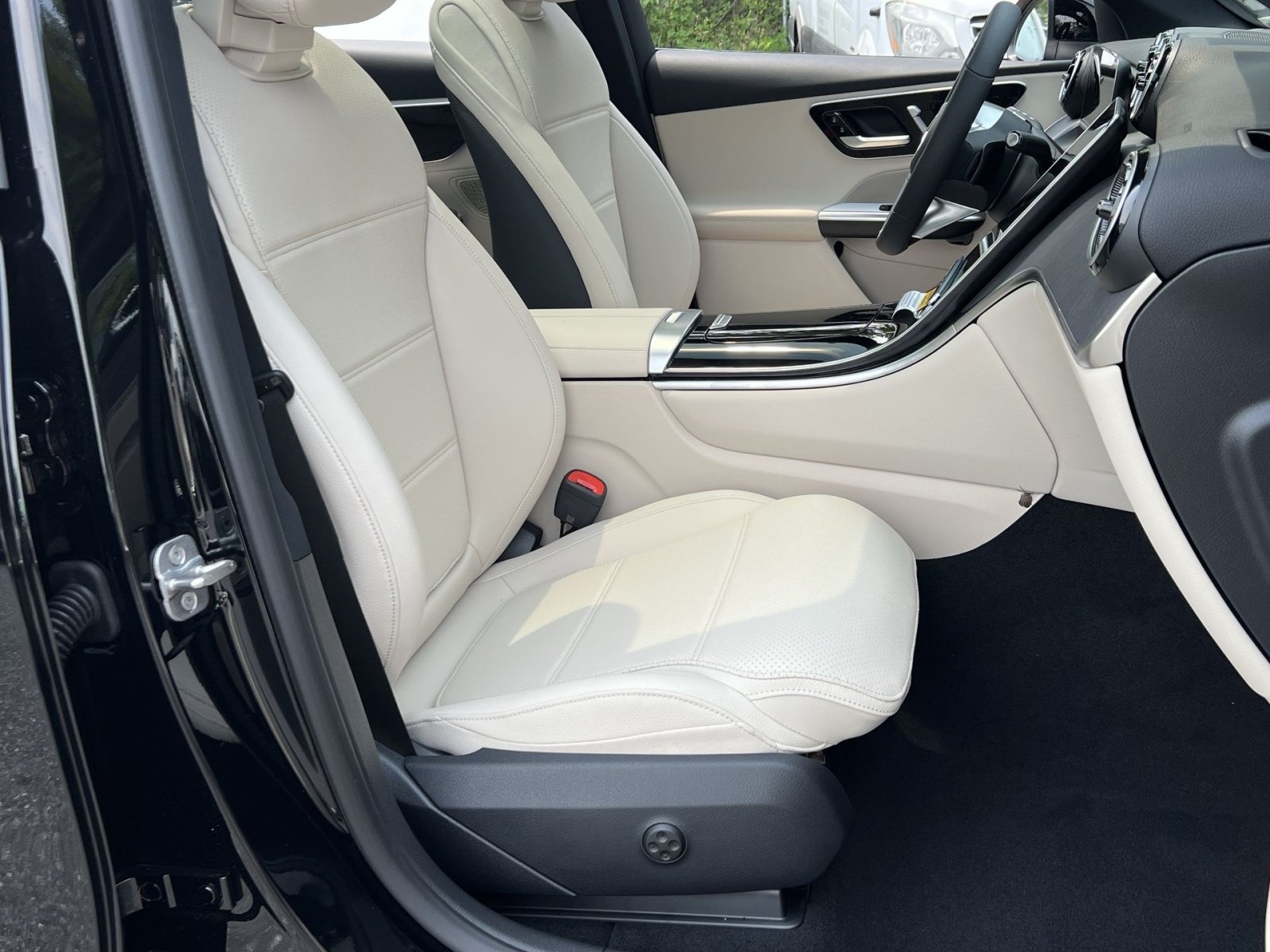 New 2026 Mercedes-Benz GLC 300 4MATIC image 33