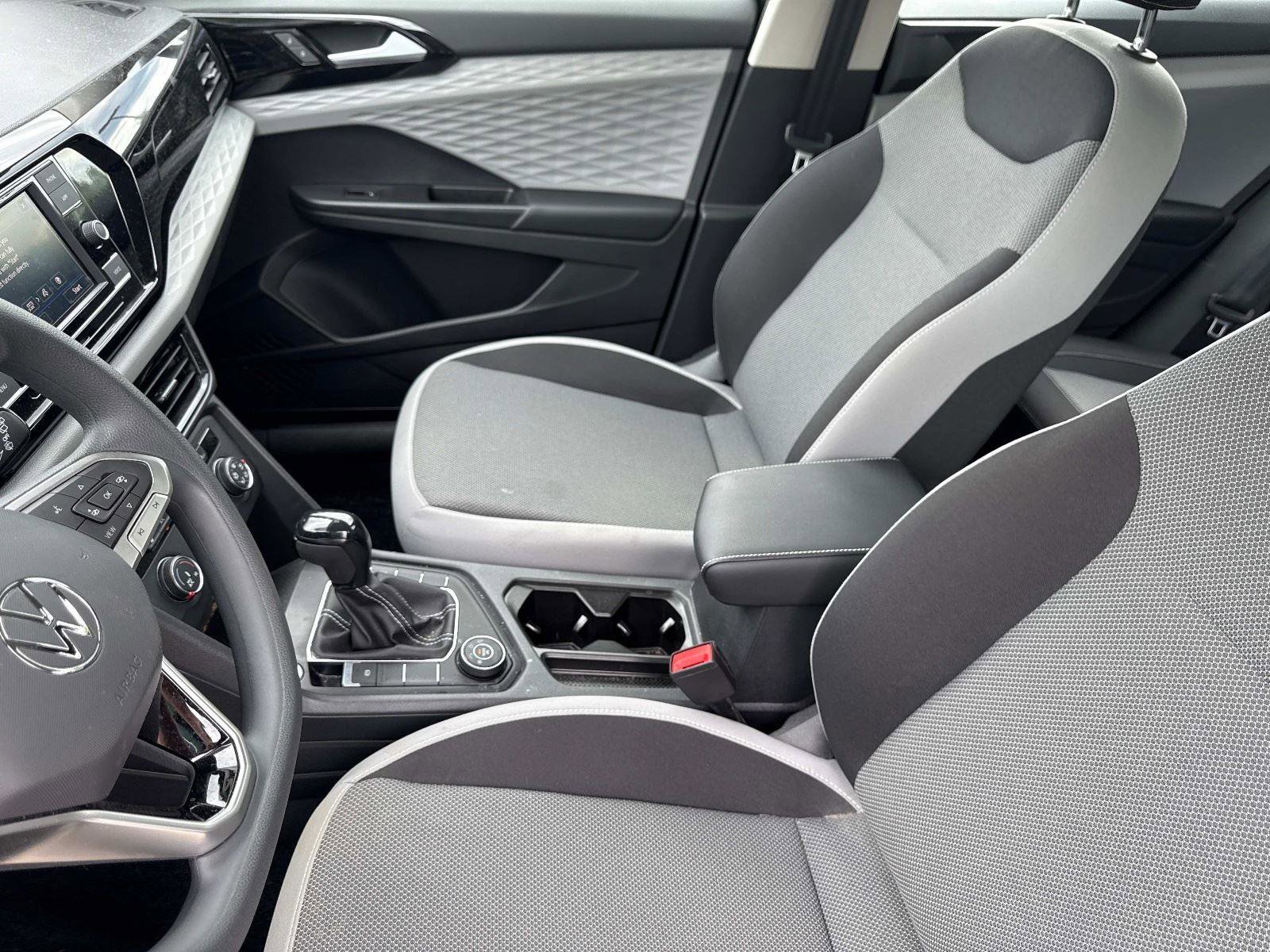 Used 2022 Volkswagen Taos S image 15