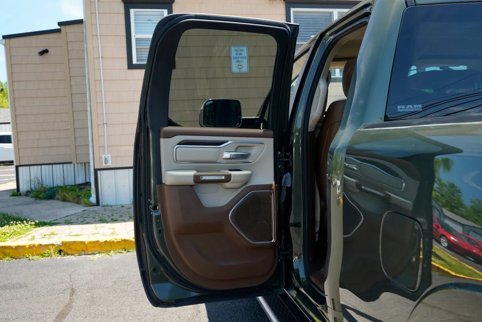 Used 2021 RAM 1500 Laramie AWD/4WD image 29