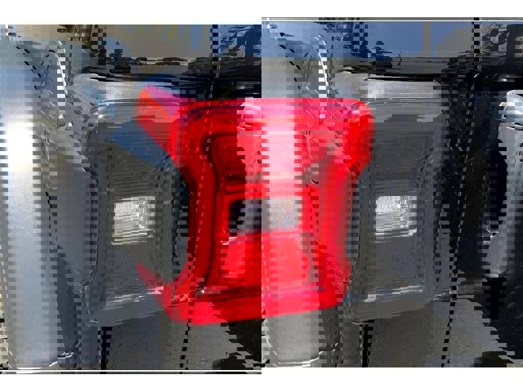 Used 2024 Jeep Wrangler Unlimited Rubicon w/ Technology Group image 29