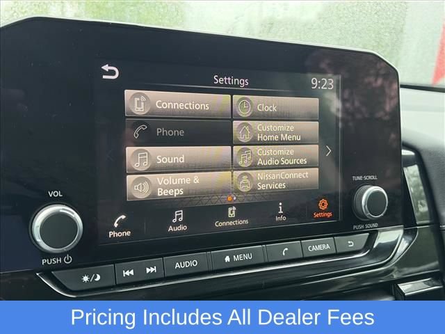 Used 2024 Nissan Pathfinder SV AWD/4WD image 12