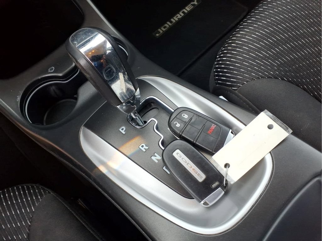 Used 2016 Dodge Journey SE w/ Flexible Seating Group FWD image 11