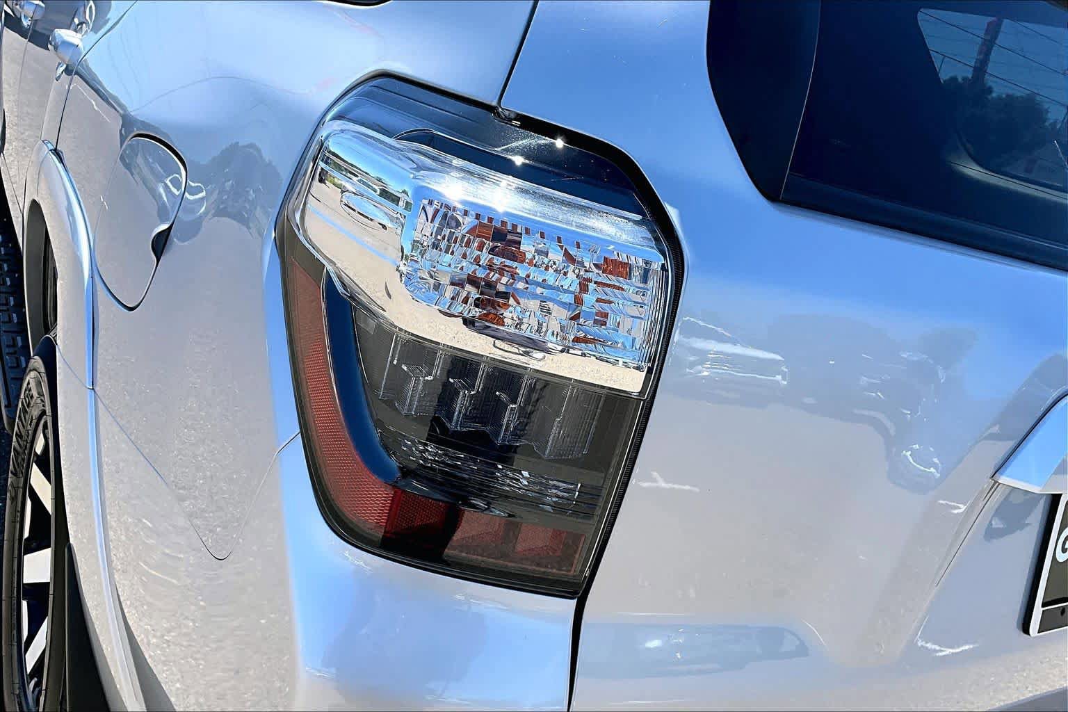 Used 2021 Toyota 4Runner SR5 AWD/4WD image 28