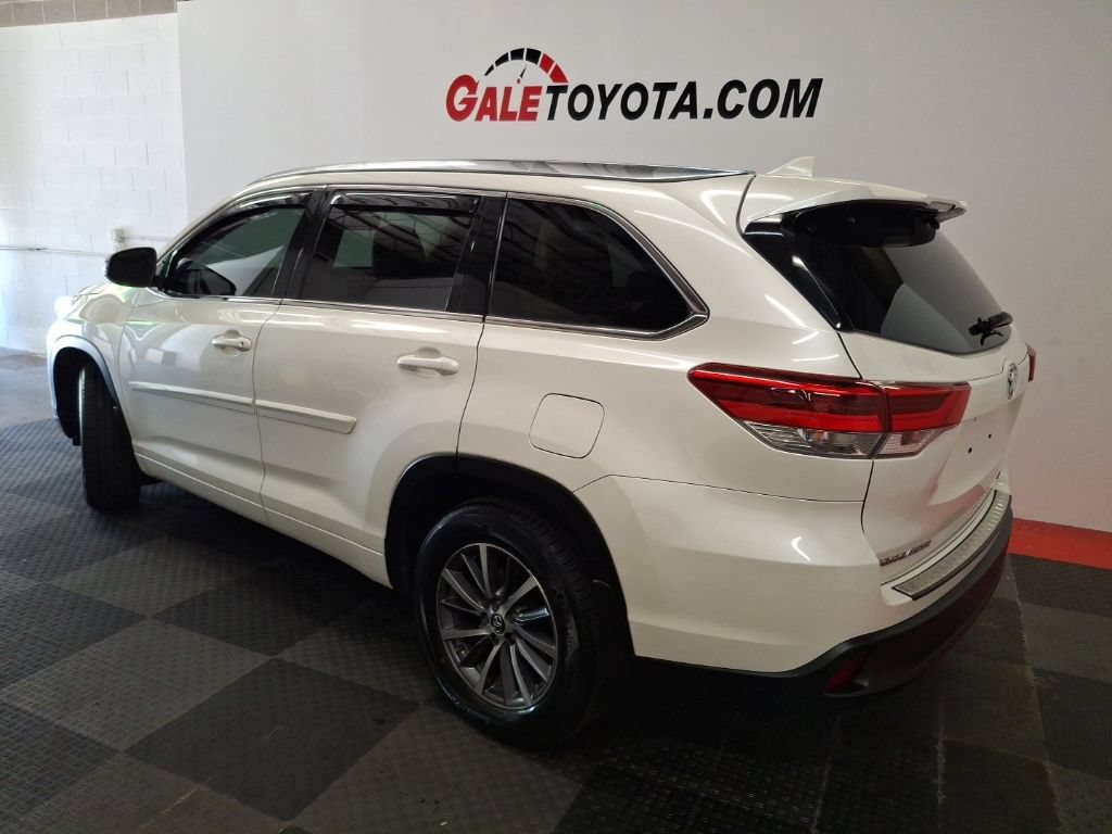 Used 2018 Toyota Highlander XLE w/ Protection Package #3 AWD/4WD image 10