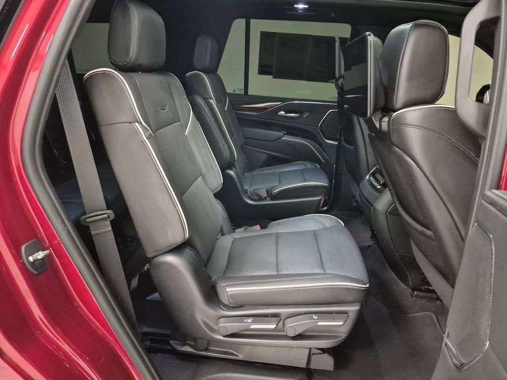 Used 2023 Cadillac Escalade Premium Luxury RWD image 28