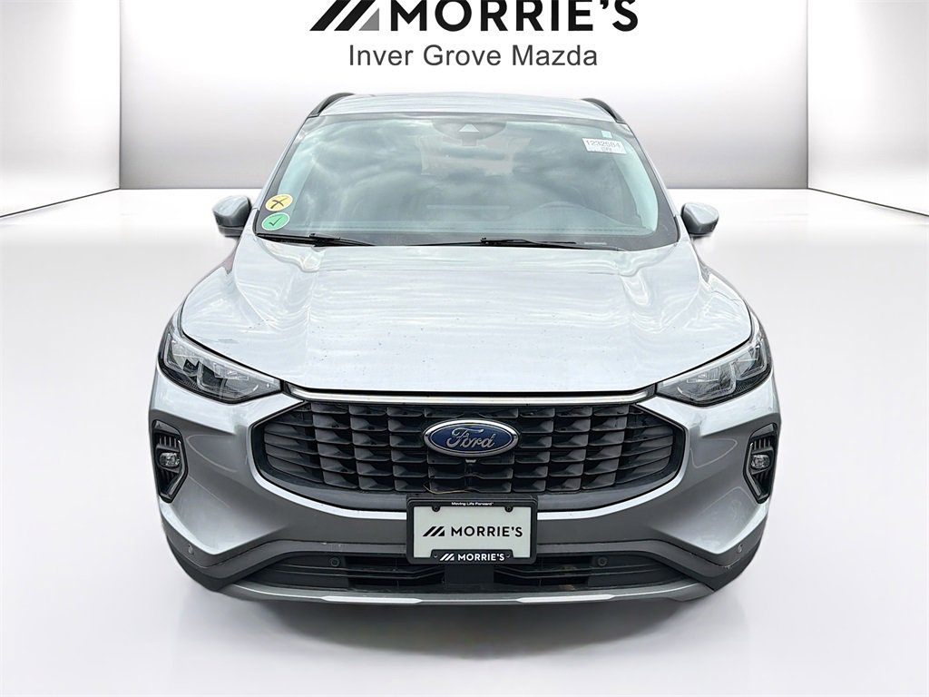 Used 2023 Ford Escape Platinum image 2