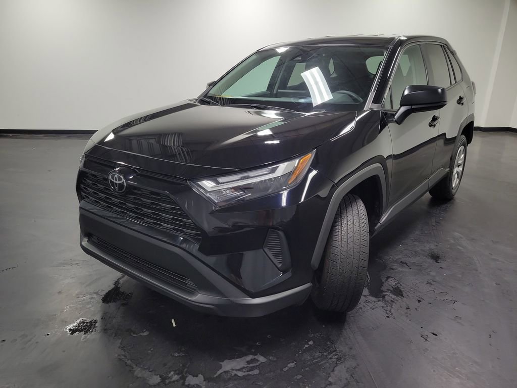 Used 2023 Toyota RAV4 LE FWD image 4