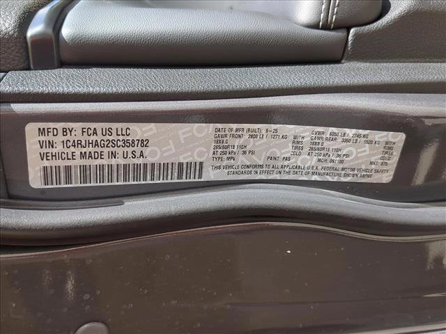 New 2025 Jeep Grand Cherokee Laredo X w/ Luxury Tech Group I image 19