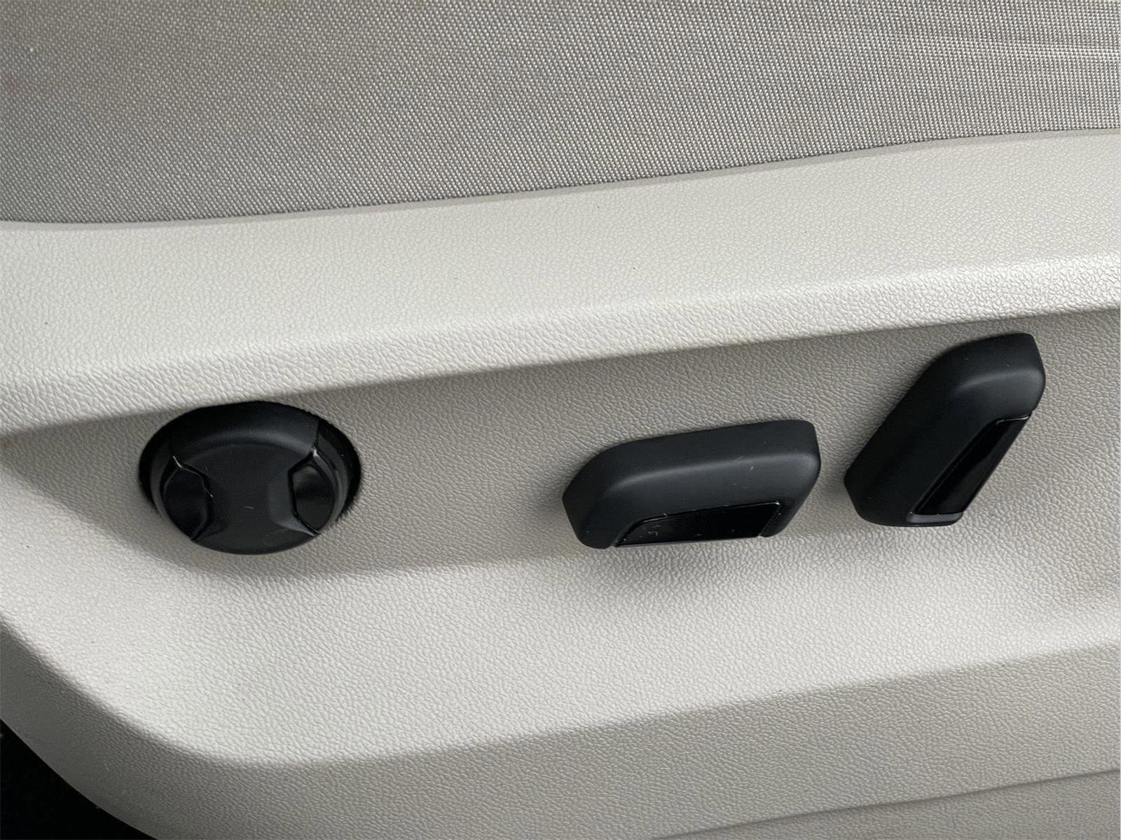 Used 2023 Volkswagen Atlas SE w/ Black Wheel Package image 26