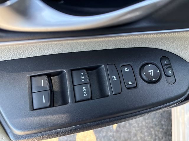 Used 2019 Honda CR-V EX image 5