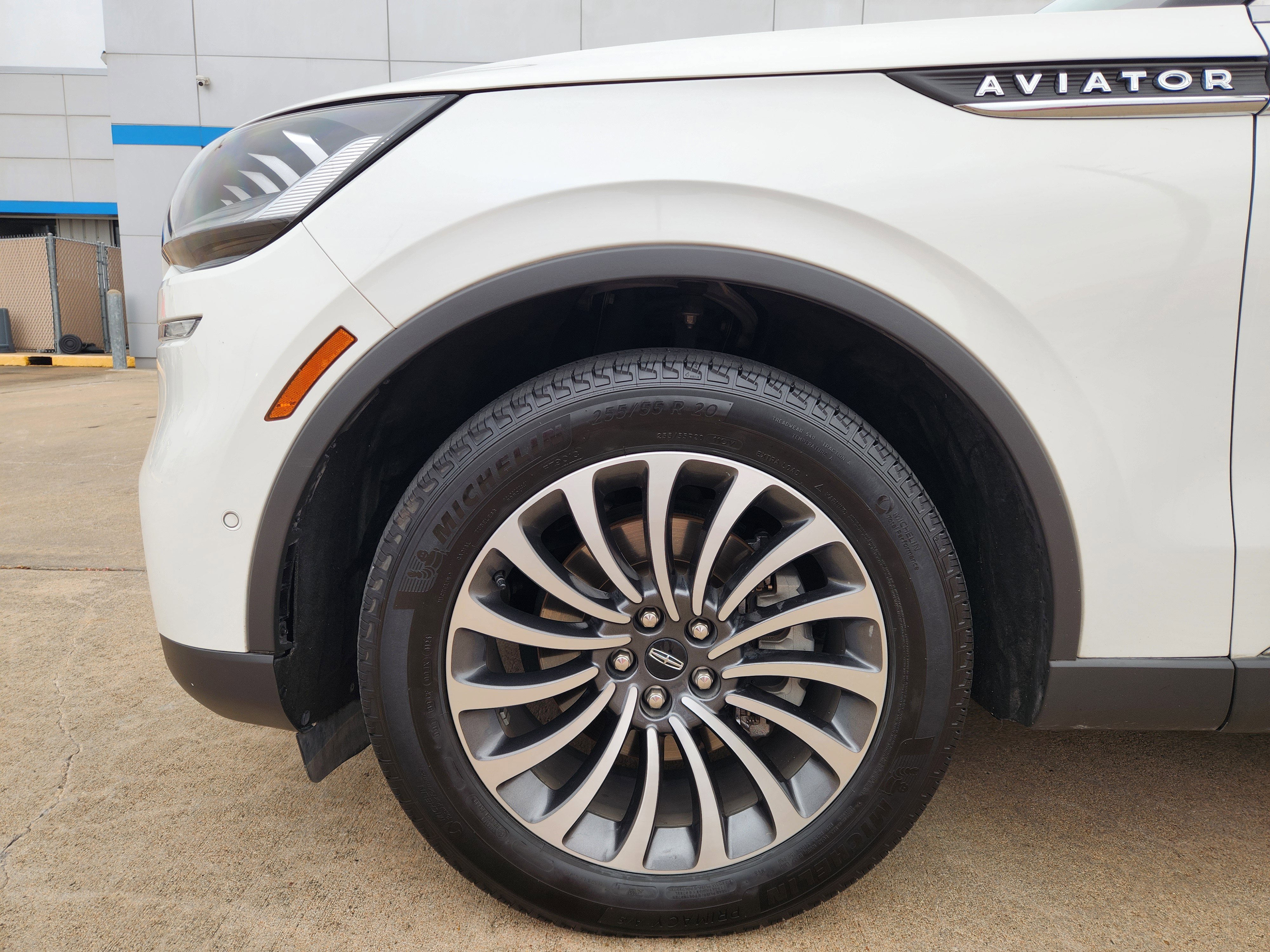 Used 2024 Lincoln Aviator Reserve w/ Equipment Group 201A image 9