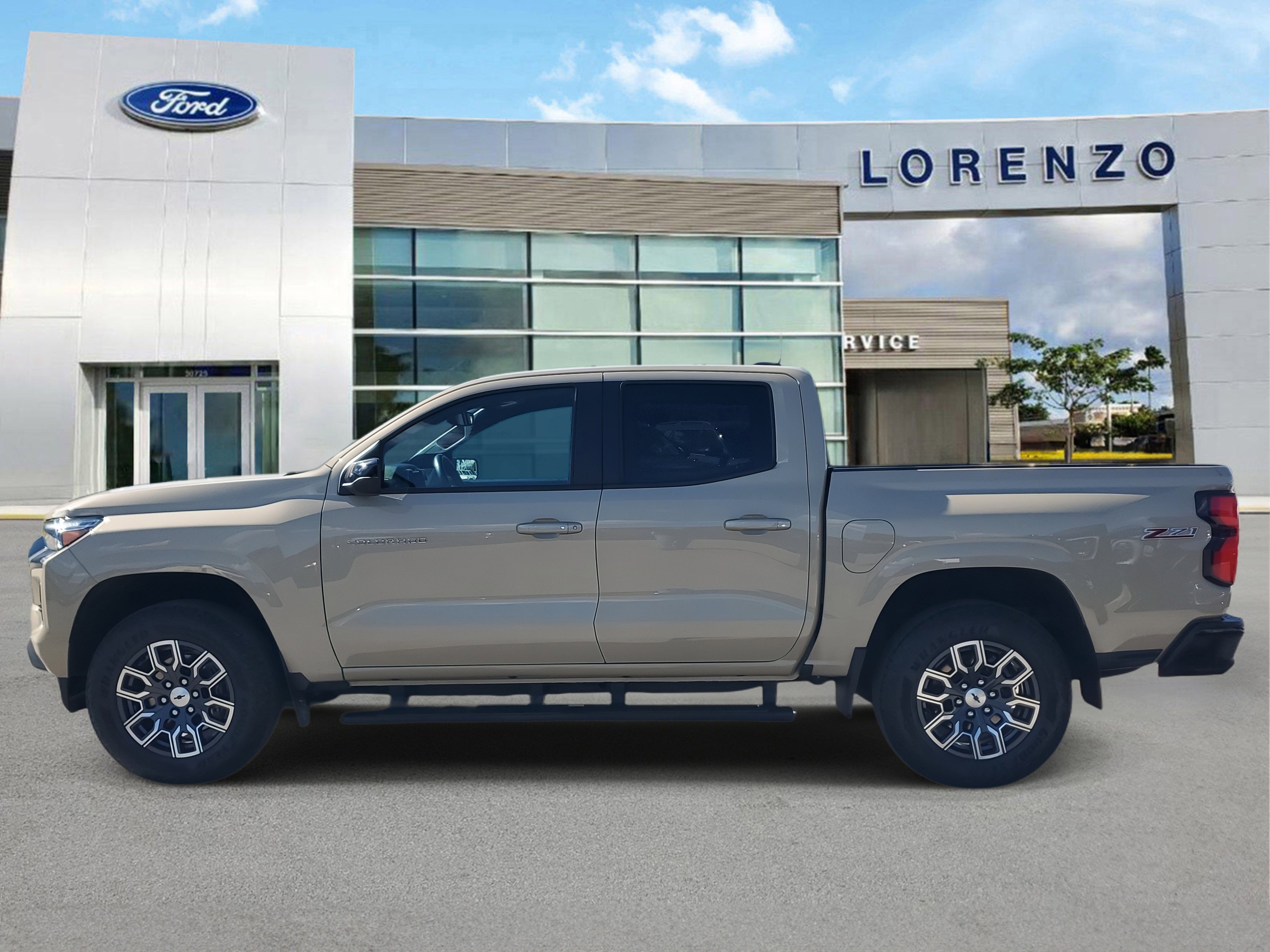 Used 2023 Chevrolet Colorado Z71 w/ Z71 Convenience Package 2 image 8