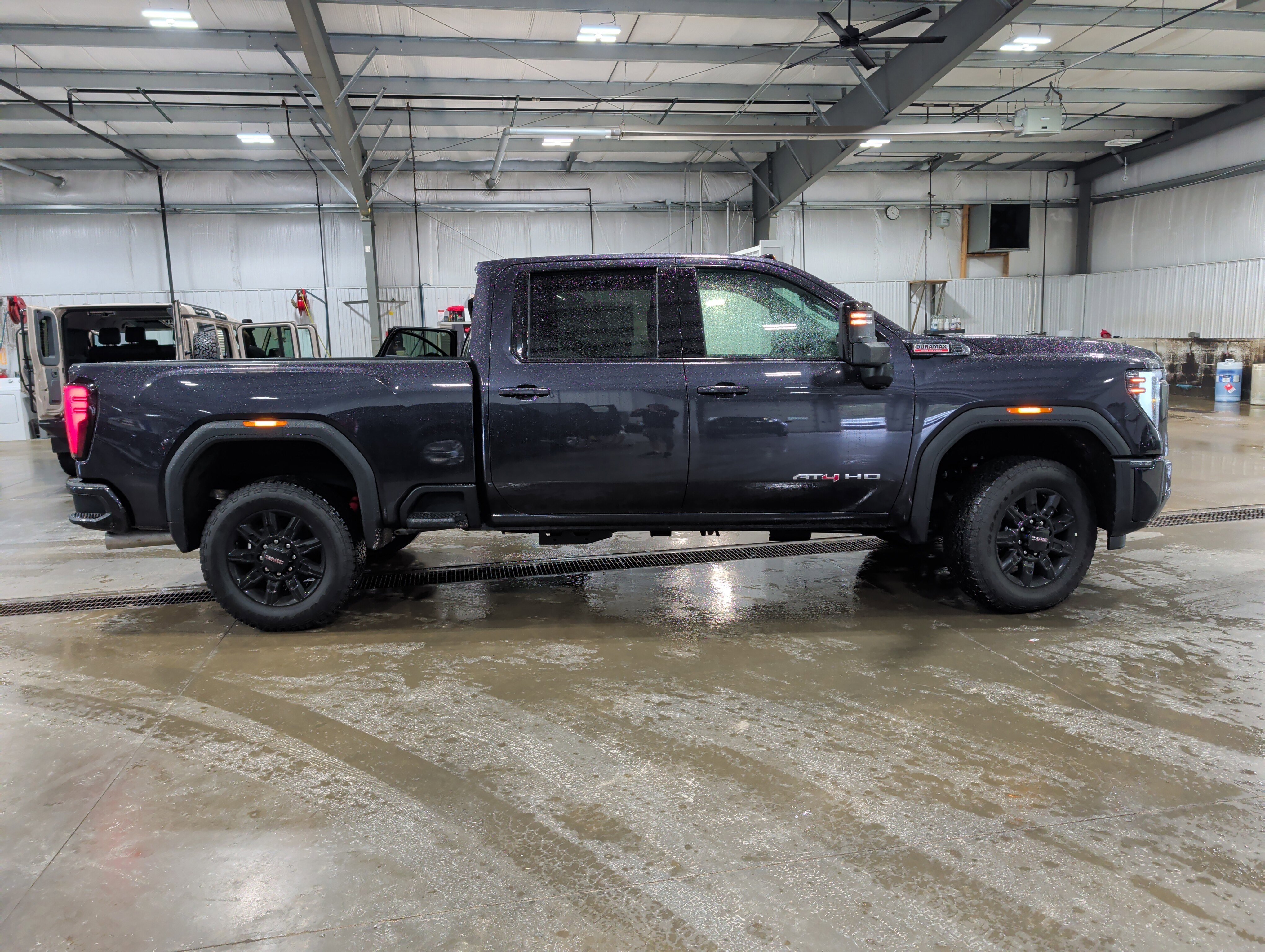 Used 2026 GMC Sierra 2500 AT4 AWD/4WD image 2
