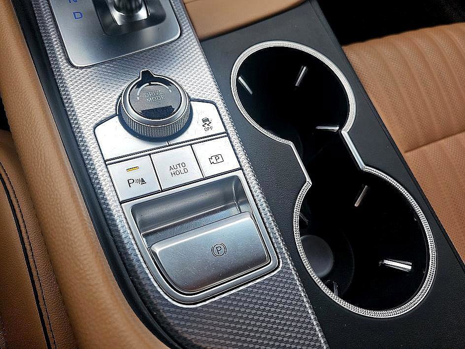 Used 2022 Genesis G70 2.0T w/ Prestige Package image 26