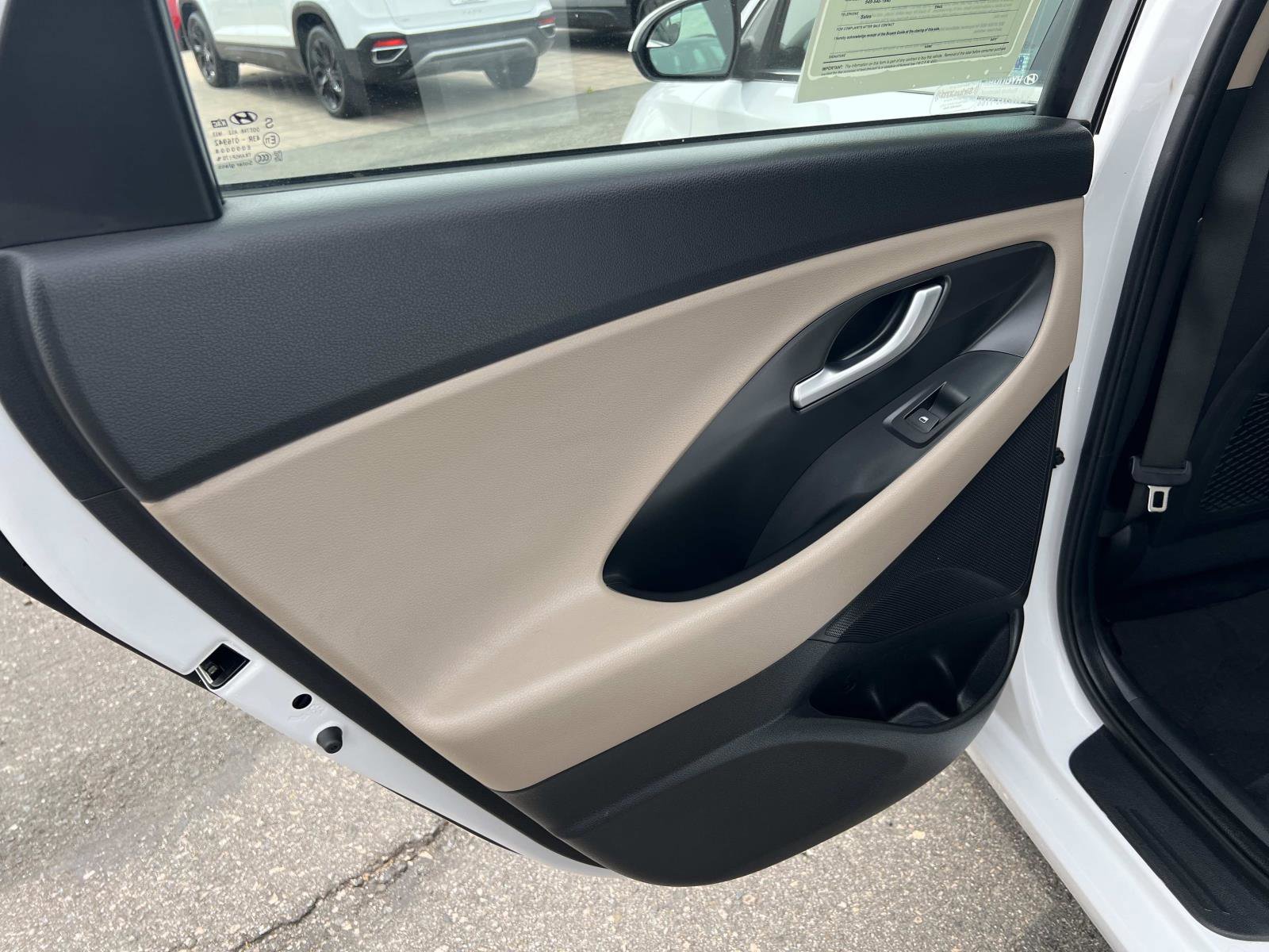 Used 2018 Hyundai Elantra GT image 19