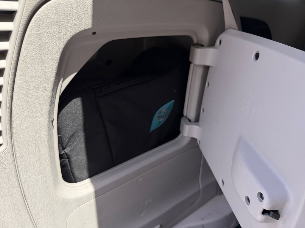 Used 2024 Chrysler Pacifica Limited FWD image 19