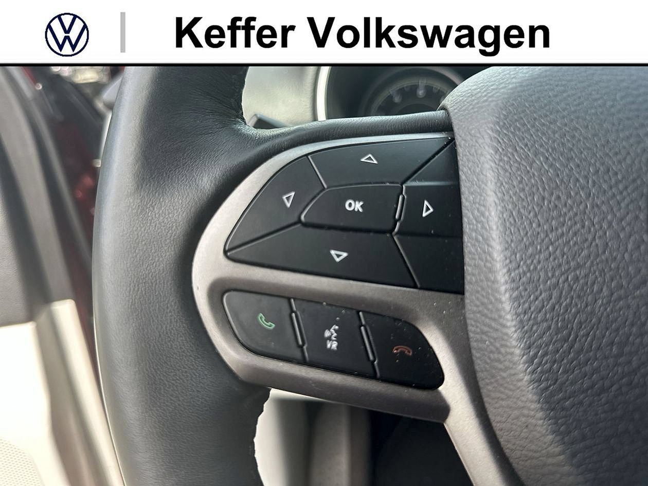 Used 2019 Jeep Cherokee Limited FWD image 17