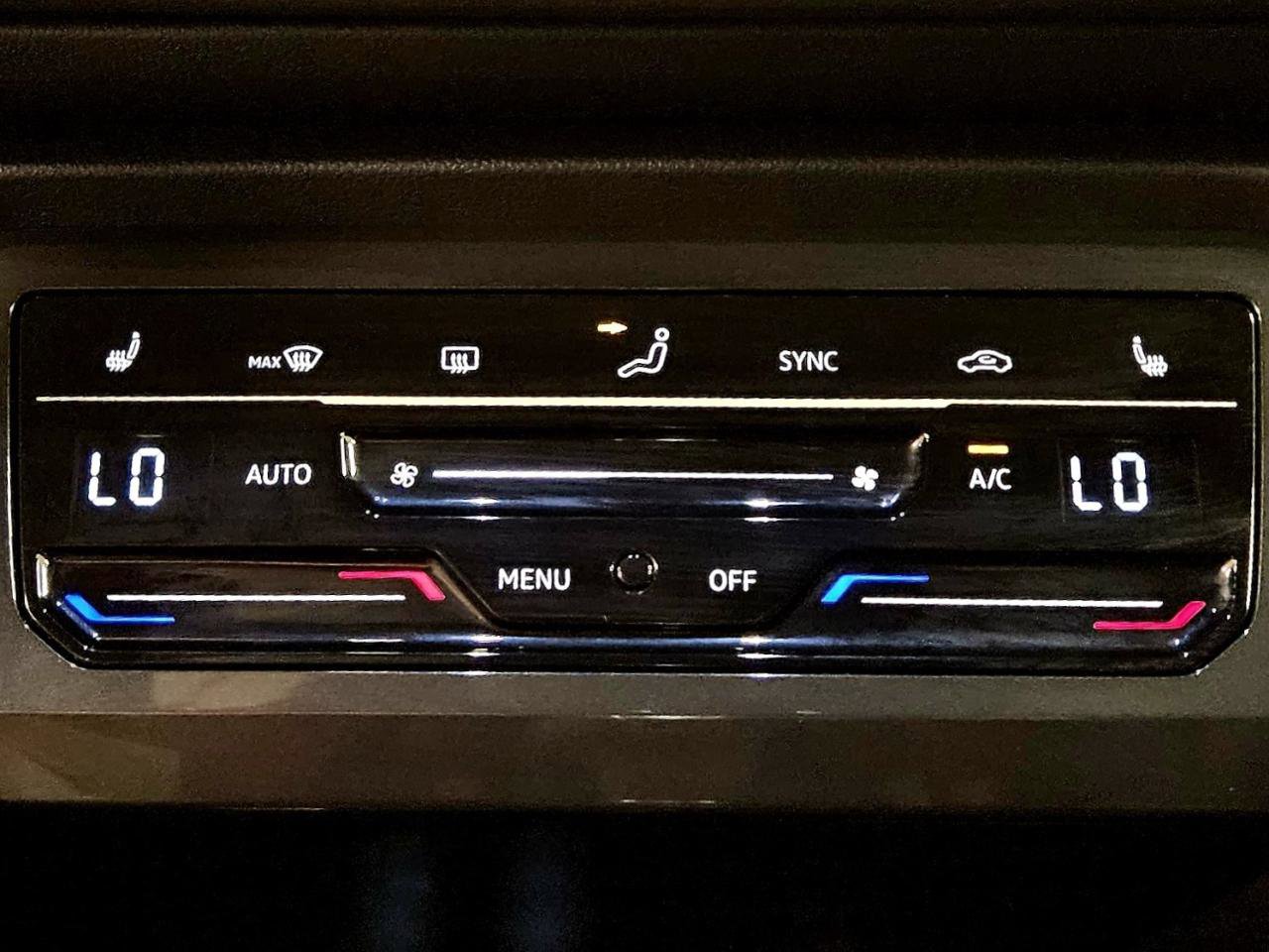 Used 2023 Volkswagen Tiguan SE image 17