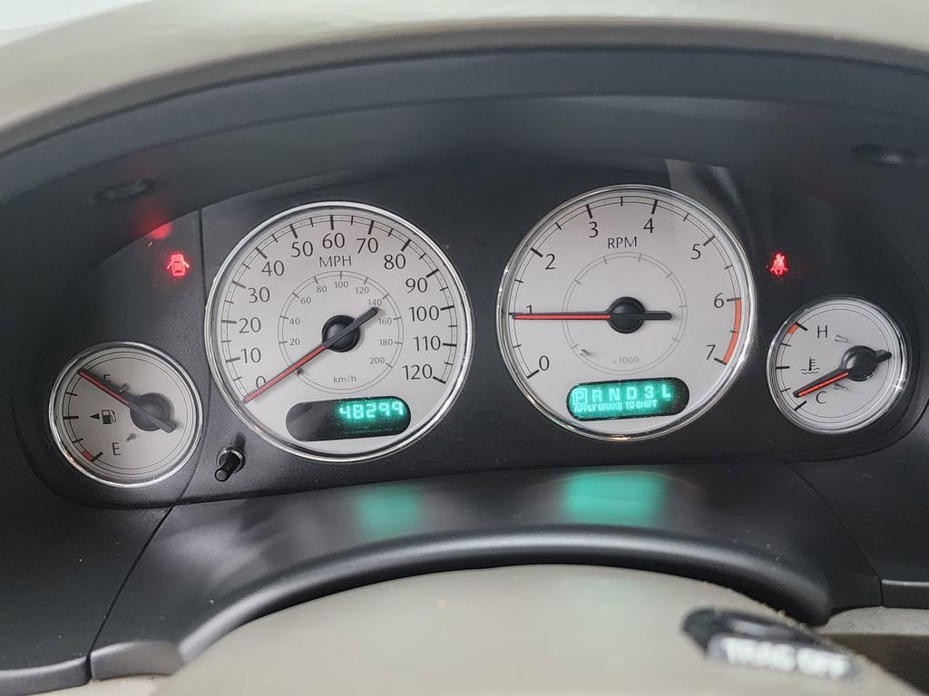 Used 2006 Chrysler Town & Country Limited w/ Trailer Tow Prep Group FWD image 13