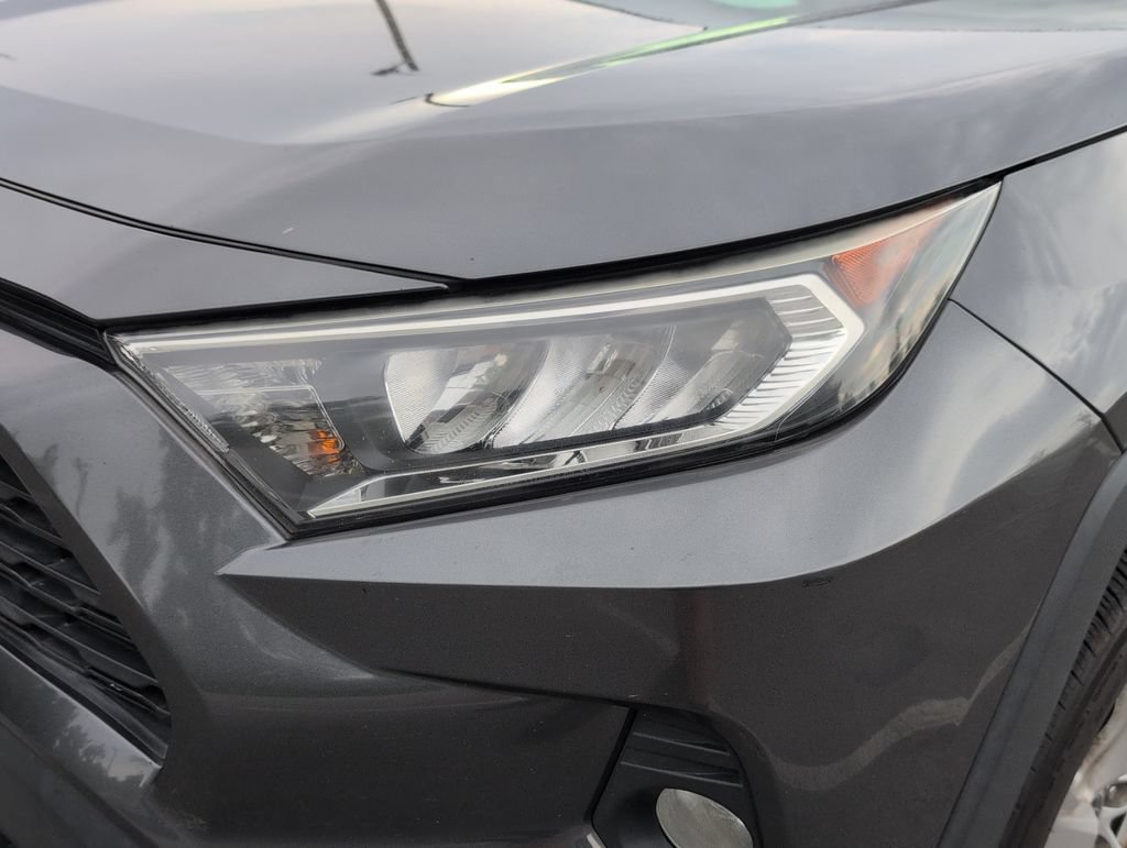 Used 2020 Toyota RAV4 XLE AWD/4WD image 7