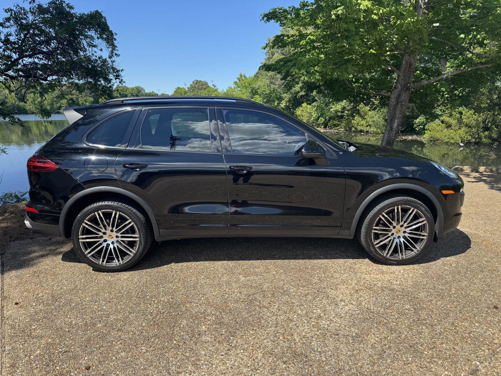 Used 2016 Porsche Cayenne AWD/4WD image 3