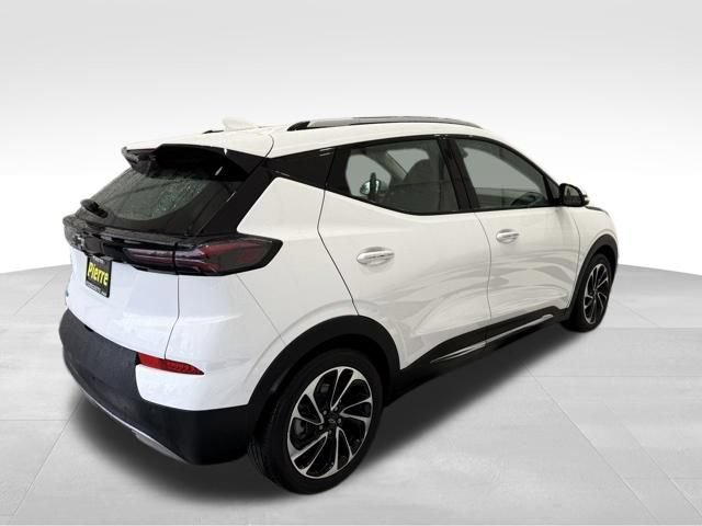 Used 2023 Chevrolet Bolt EUV Premier w/ Sun & Sound Package FWD image 5