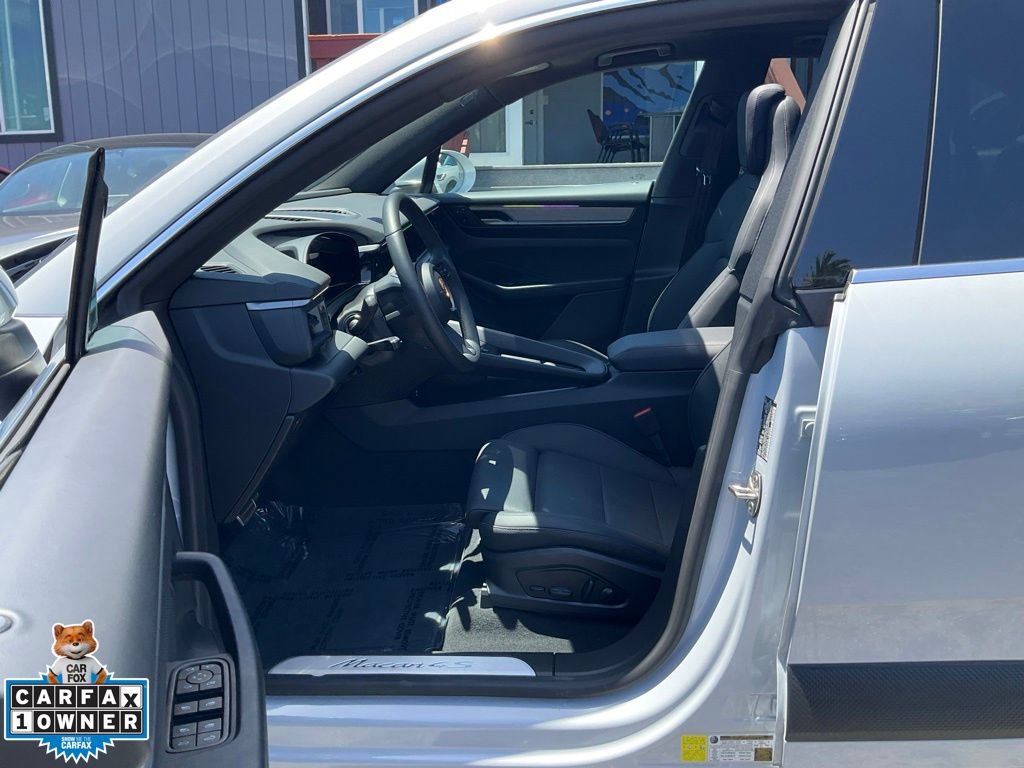 Used 2025 Porsche Macan 4S Electric AWD/4WD image 14