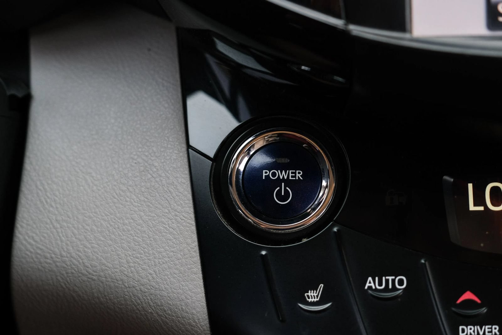 Used 2014 Toyota RAV4 EV FWD image 18