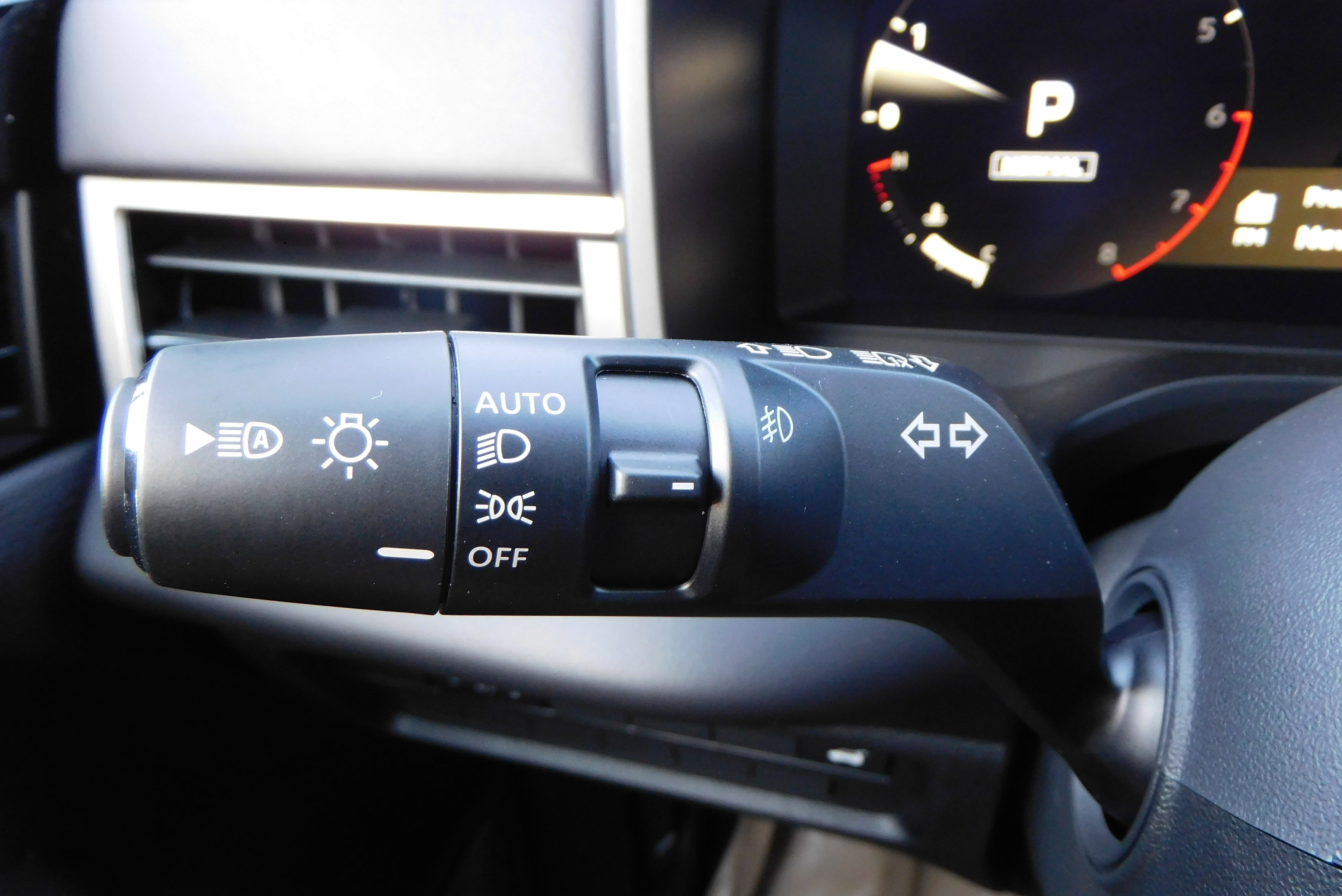 Used 2025 Mitsubishi Outlander SE image 18