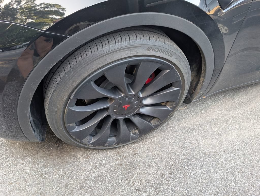 Used 2024 Tesla Model Y Performance AWD/4WD image 6